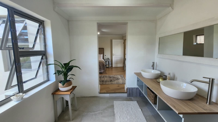 4 Bedroom Property for Sale in Loerie Park Western Cape